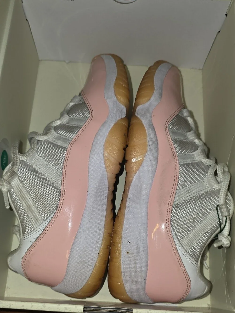 Jordan Concor 11  Low-Top Sneakers - White & Pink